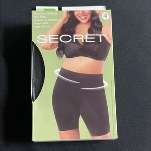 SECRET Black Seamless Shaping Mid-Thigh Shorts S/M NWT